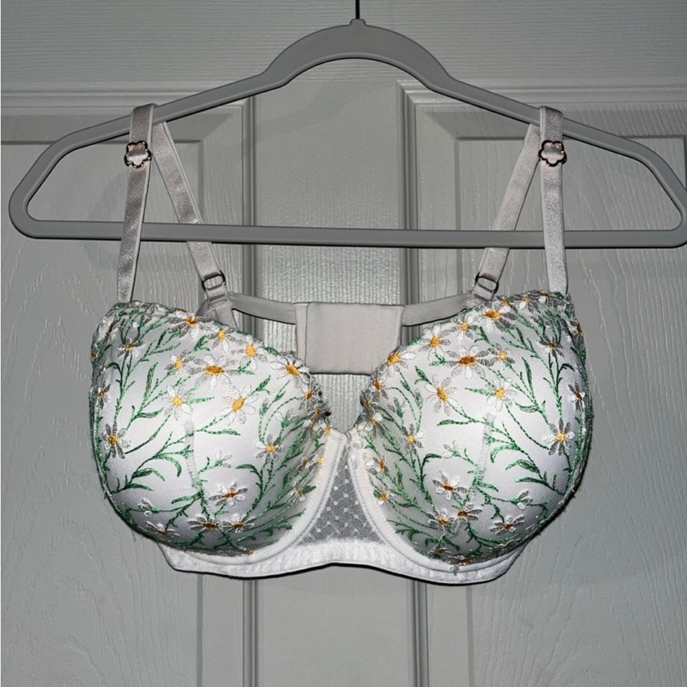 Victoria’s Secret Dream Angel Lace Embroidered Demi Bra